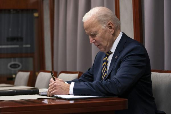 如果乔·拜登(Joe Biden)没有下台，他的政治遗产可能会受到玷污历史将如何看待他?